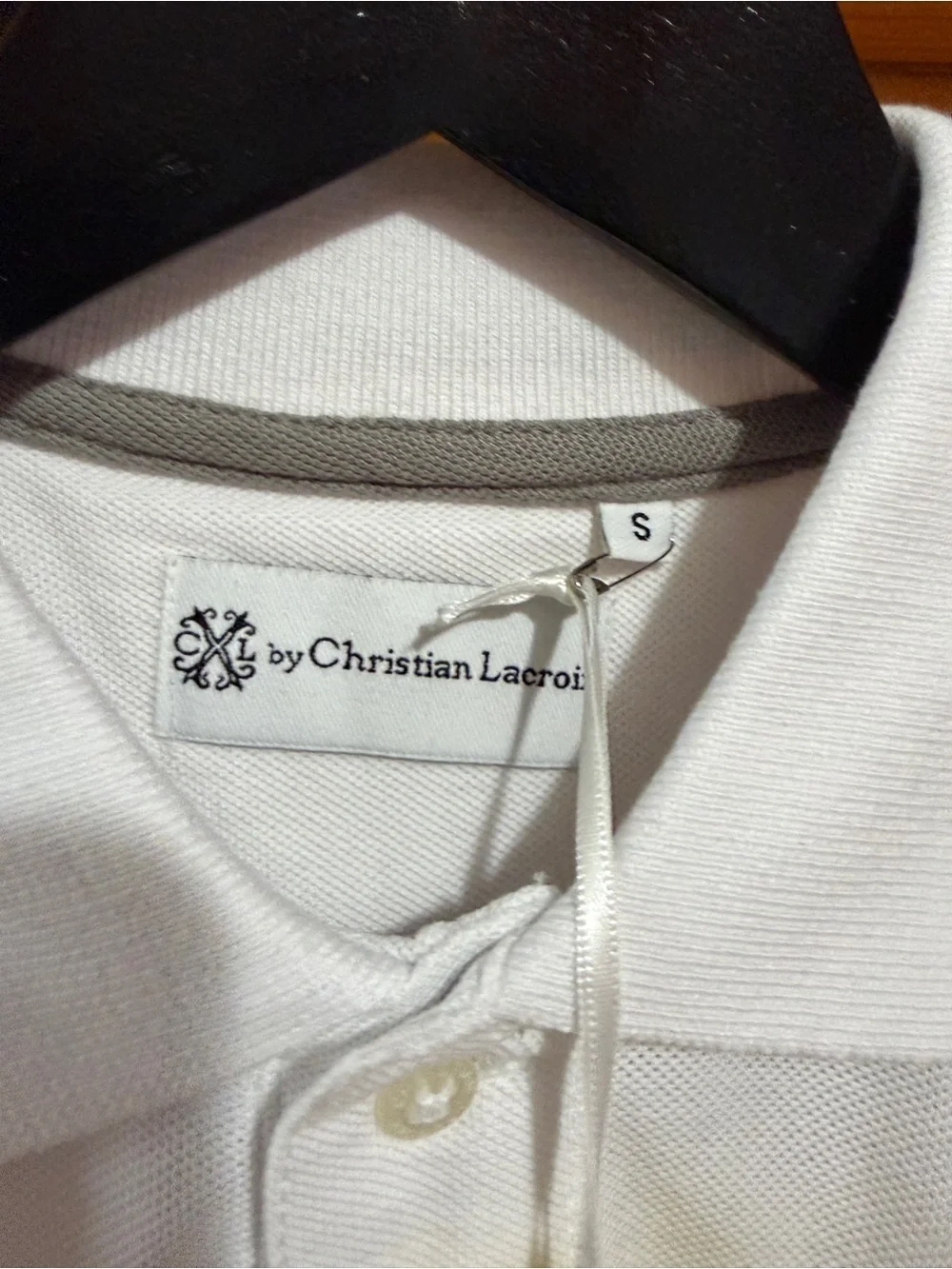 N/A clean white